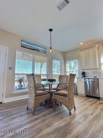 $1,900 | 8712 West Simmons Bayou Drive, Ocean Springs, MS 39564
