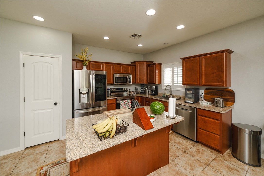3362 Motherload Road Kingman, AZ 86401 - Photo 13 of 51 Kitchen