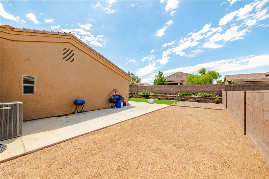 3362 Motherload Road Kingman, AZ 86401 - Photo 43 of 51 rear side yard