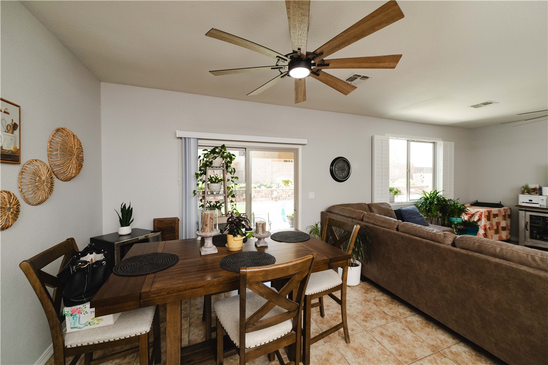 3362 Motherload Road Kingman, AZ 86401 - Photo 10 of 51 Dining Area