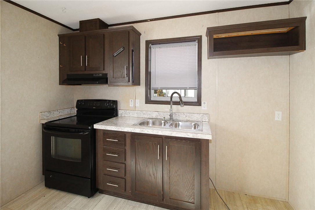 643 Forest Park Middletown, RI 02842 - Photo 5 of 10 Kitchen