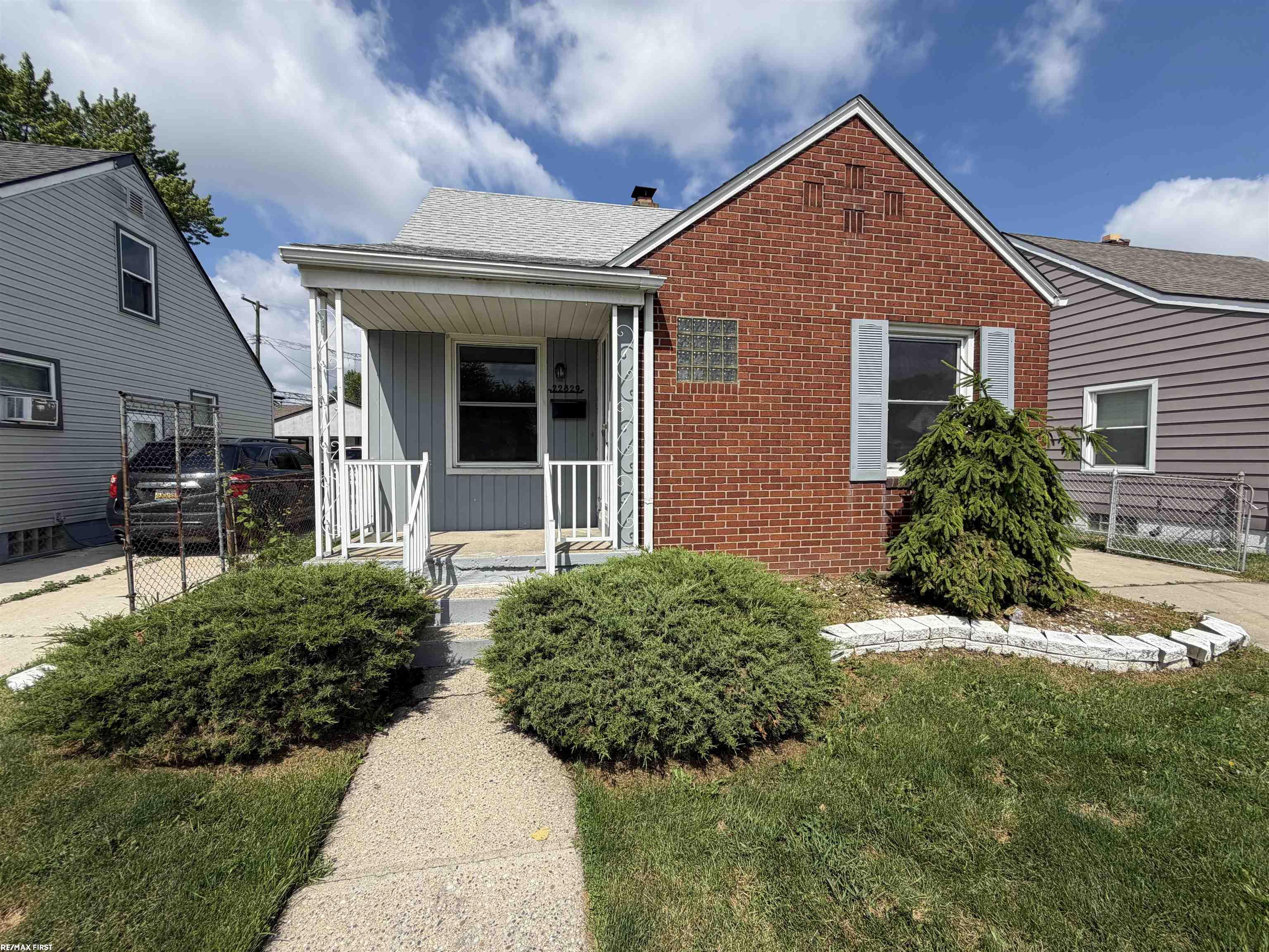 22829 Normandy Avenue Eastpointe, MI 48021 - Photo 2 of 35