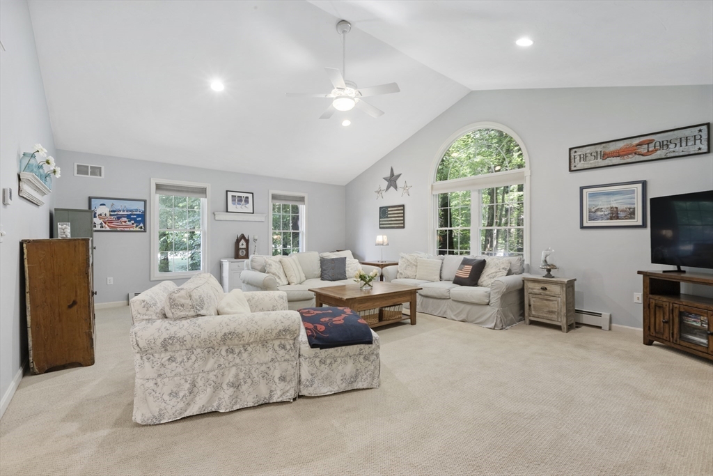 32 Field Road Medway, MA 02053 - Photo 10 of 42