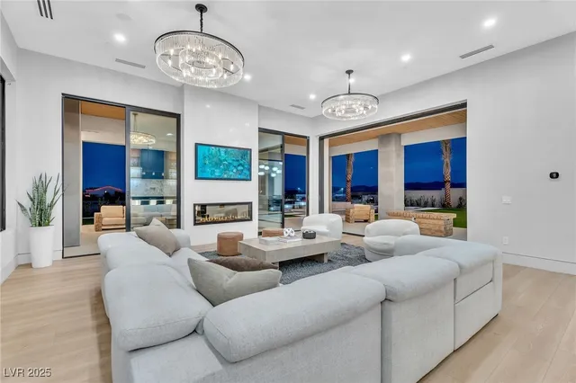 $4,999,999 | 500 Trenier Drive, Henderson, NV 89002