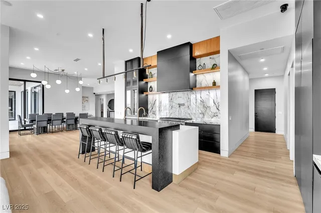 $4,999,999 | 500 Trenier Drive, Henderson, NV 89002