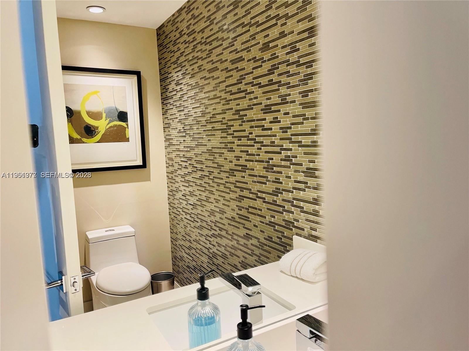 45 Southwest 9th Street, Unit 2003 Miami, FL 33130 - Photo 14 of 26