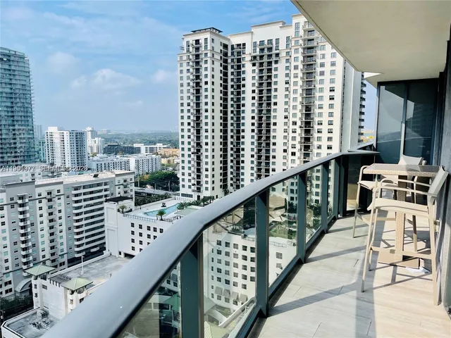 $8,000 | 45 Southwest 9th Street, Unit 2003, Miami, FL 33130