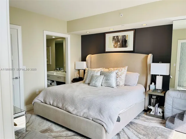 $8,000 | 45 Southwest 9th Street, Unit 2003, Miami, FL 33130