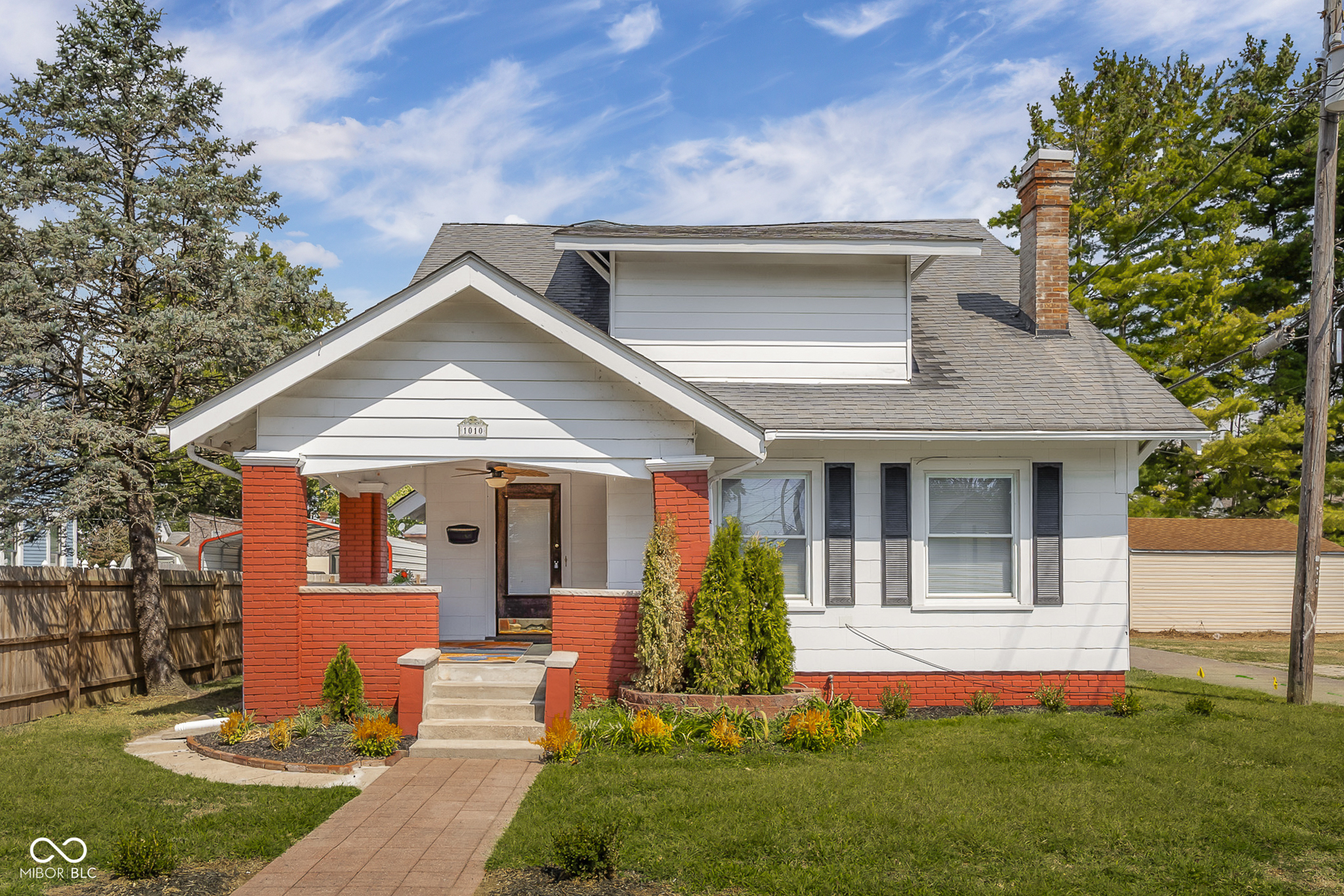 1010 16th Street Columbus, IN 47201 - Photo 1 of 39