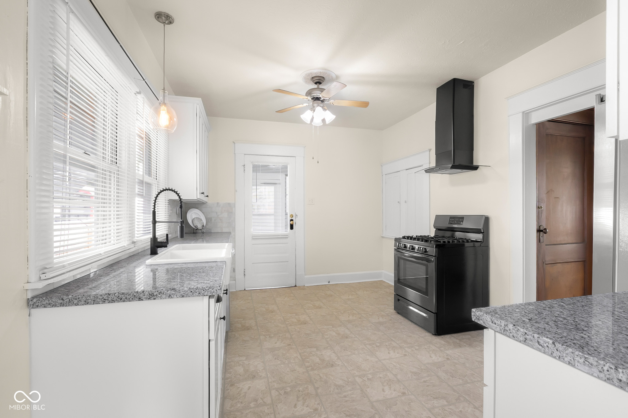 1010 16th Street Columbus, IN 47201 - Photo 14 of 39