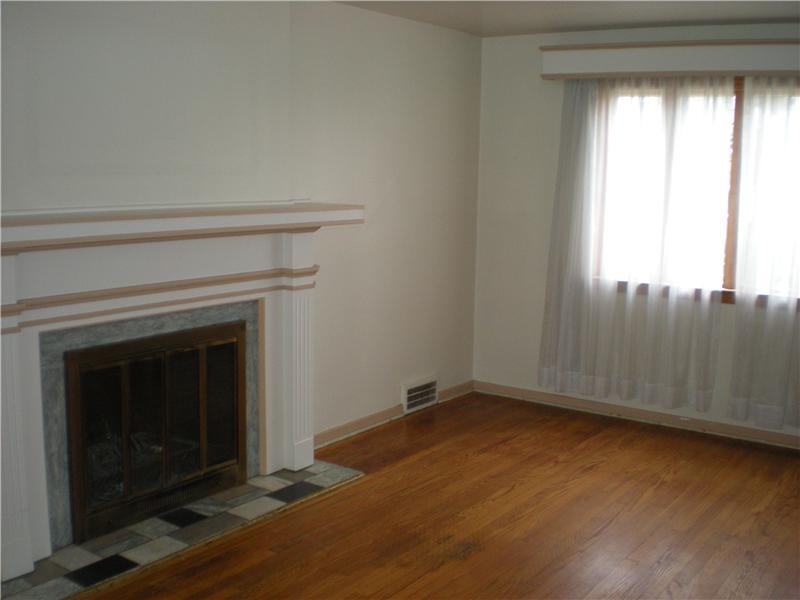 349 Spring Valley Road Pittsburgh, PA 15243 - Photo 3 of 15 Living Room.