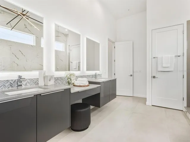 $3,775,000 | 3939 Higel Avenue, Sarasota, FL 34242