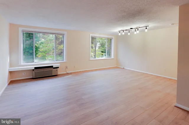 $2,100 | 1730 Arlington Boulevard, Unit 406, Arlington, VA 22209