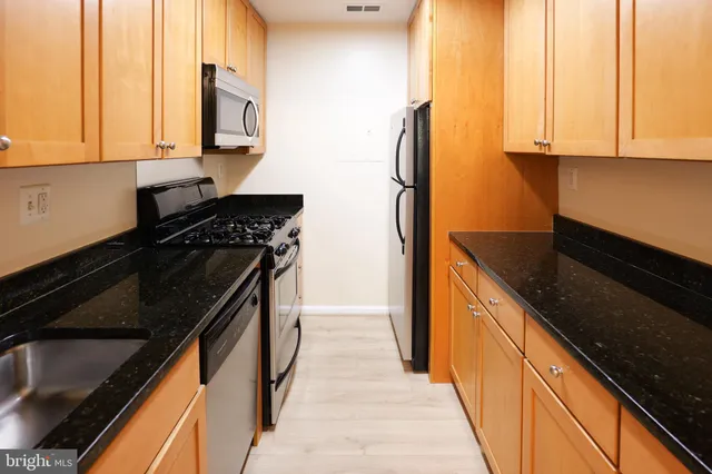 $2,100 | 1730 Arlington Boulevard, Unit 406, Arlington, VA 22209
