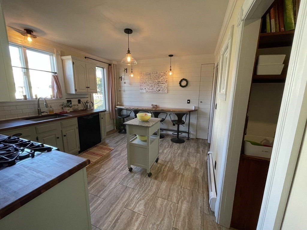 506 Massasoit Road Worcester, MA 01604 - Photo 14 of 38 Gallery Image 14