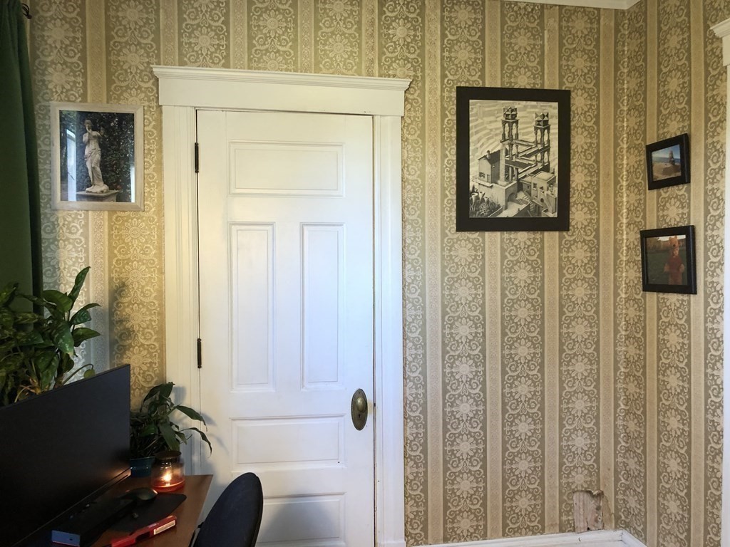 506 Massasoit Road Worcester, MA 01604 - Photo 3 of 38 Gallery Image 3
