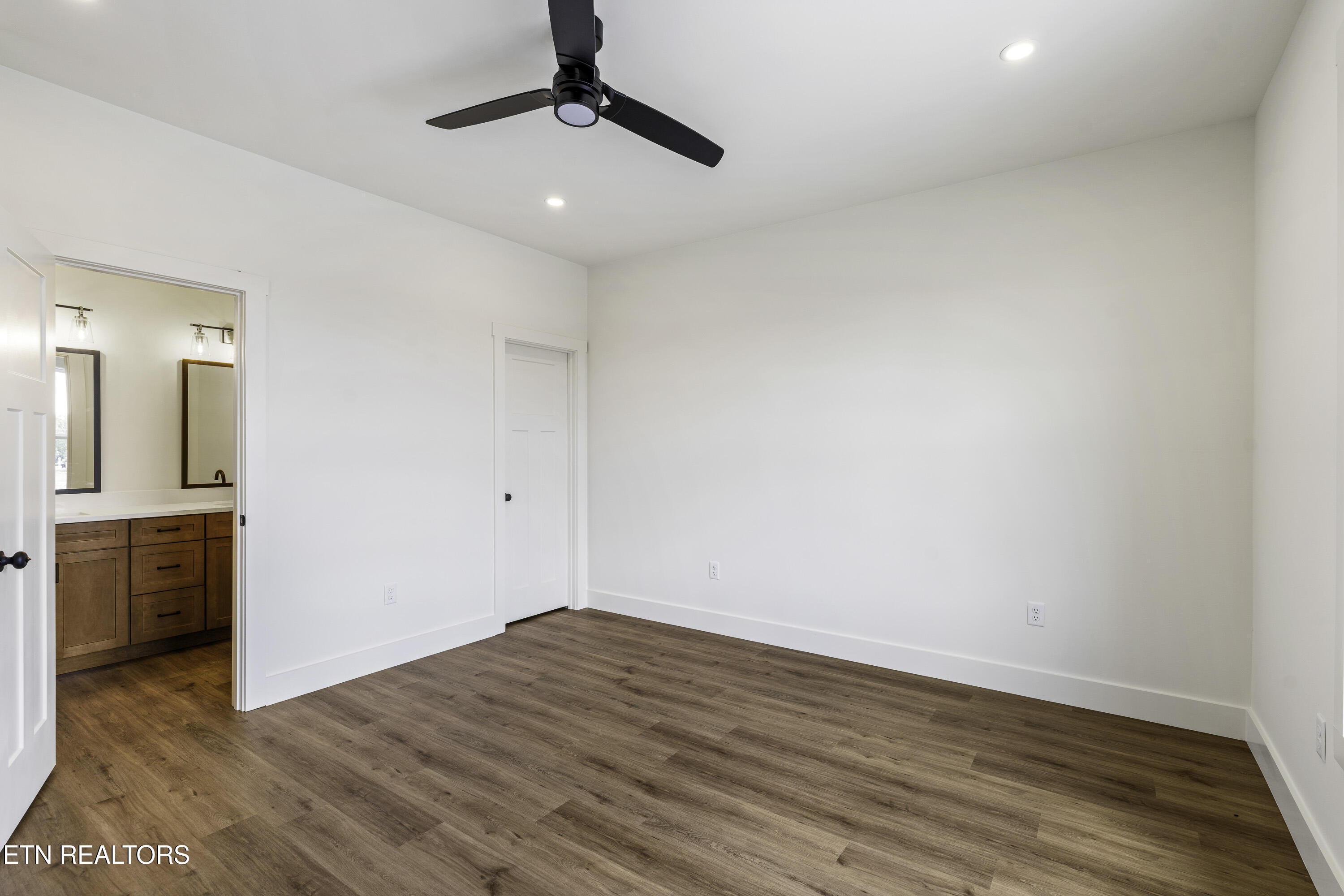 1345 Grace Ridge Drive Sevierville, TN 37862 - Photo 8 of 53 Primary Suite