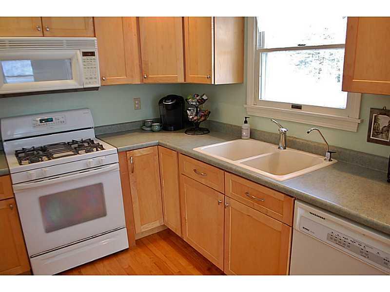 10 Merrill Road Freeport, ME 04032 - Photo 27 of 35 Kitchen.