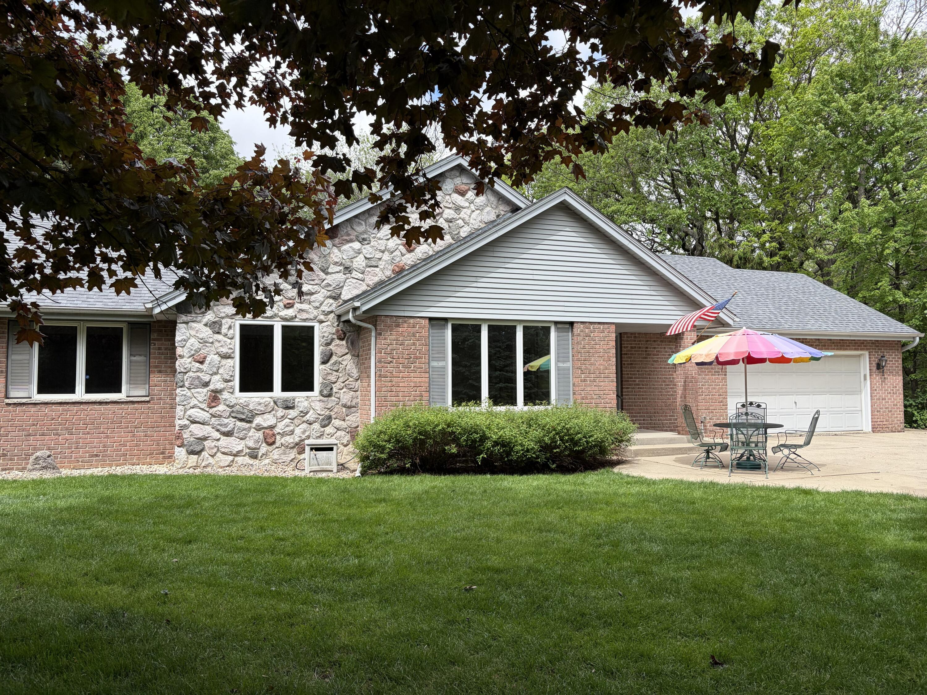8232 Cooper Road Pleasant Prairie, WI 53142 - Photo 2 of 35 IMG_0604