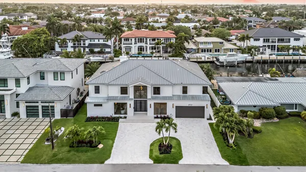 $4,900,000 | 3721 Northeast 30th Avenue, Lighthouse Point, FL 33064