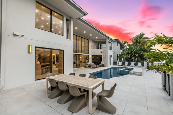 $4,900,000 | 3721 Northeast 30th Avenue, Lighthouse Point, FL 33064