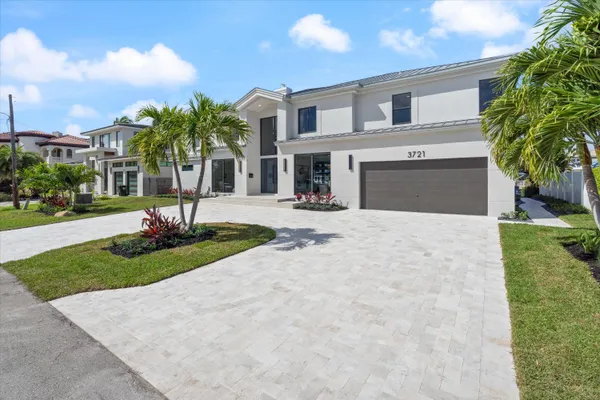 $4,900,000 | 3721 Northeast 30th Avenue, Lighthouse Point, FL 33064
