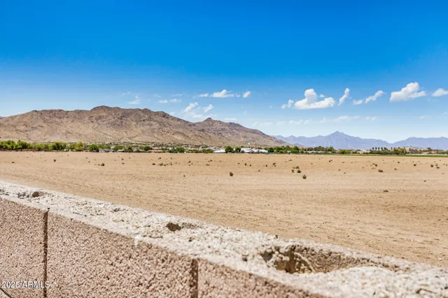 $2,700 | 8632 South 10th Lane, Phoenix, AZ 85041