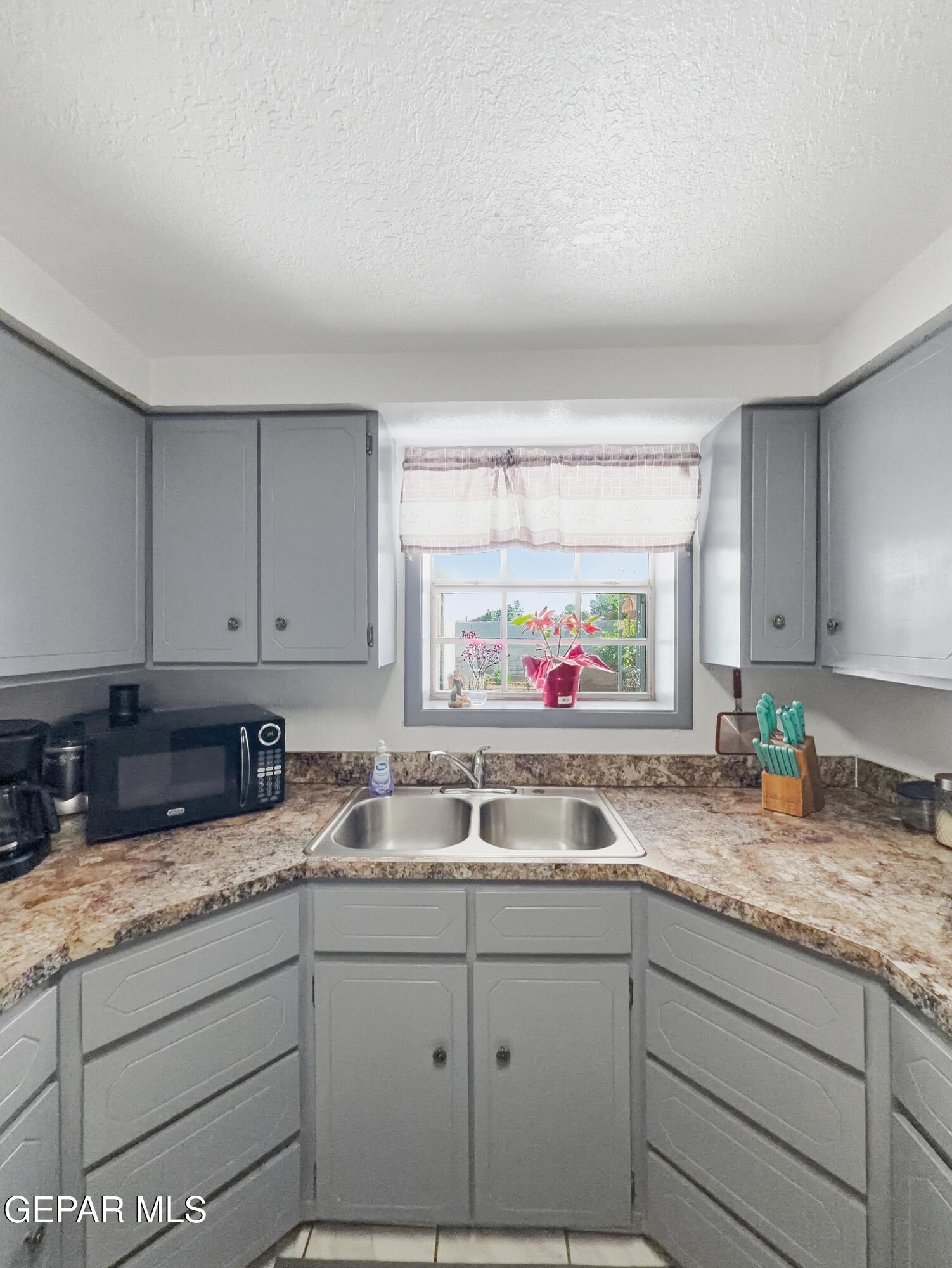 11513 Doris Road Socorro, TX 79927 - Photo 8 of 32 image00019