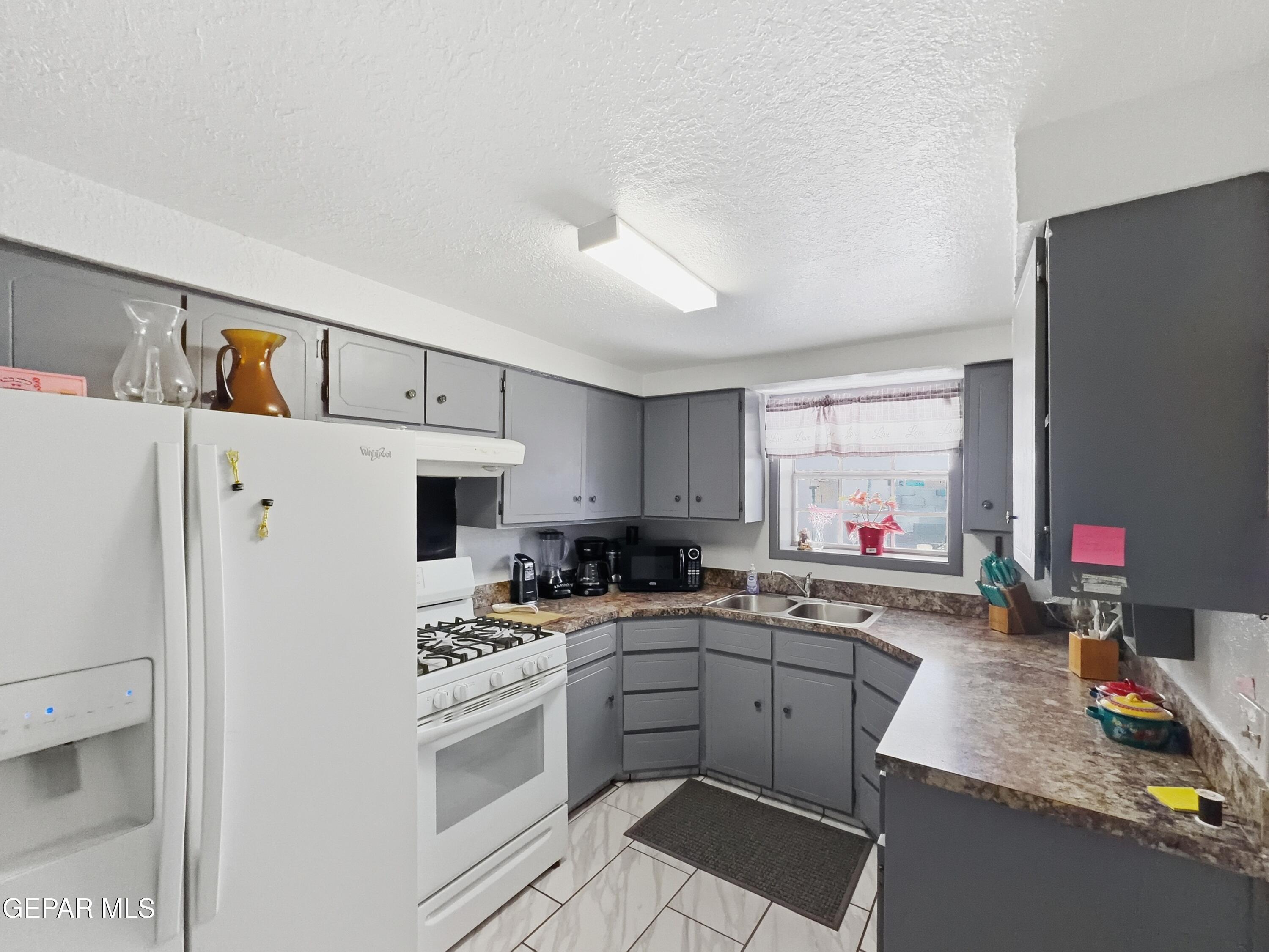 11513 Doris Road Socorro, TX 79927 - Photo 10 of 32 image00021