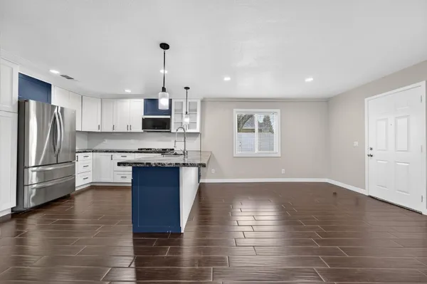 $505,000 | 525 Lindsay Avenue, Sacramento, CA 95838