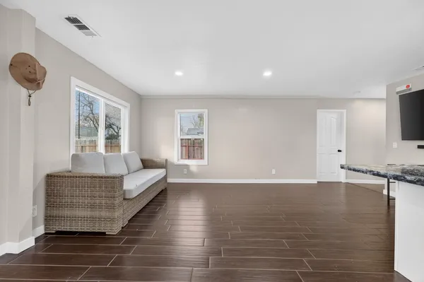 $505,000 | 525 Lindsay Avenue, Sacramento, CA 95838