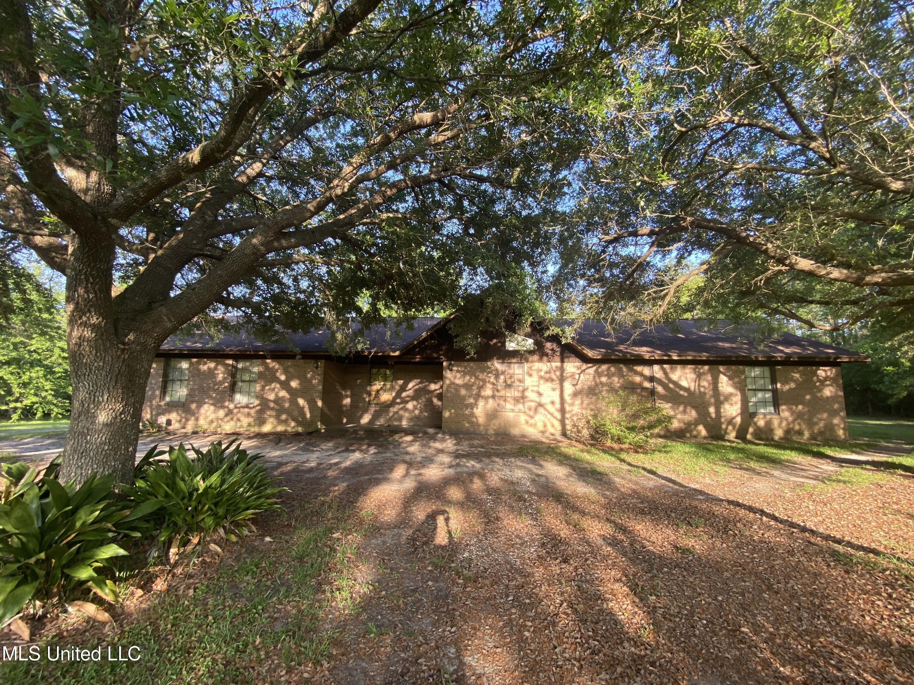 14016 Timber Ridge Drive Moss Point, MS 39562 - Photo 6 of 26 D2FE1A02-BA41-46BF-84F4-65B9F17AB117