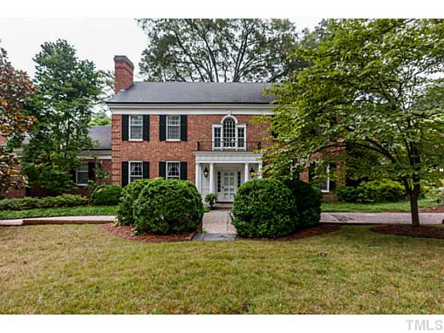 1724 Canterbury Road Raleigh, NC 27608 - Photo 1 of 25
