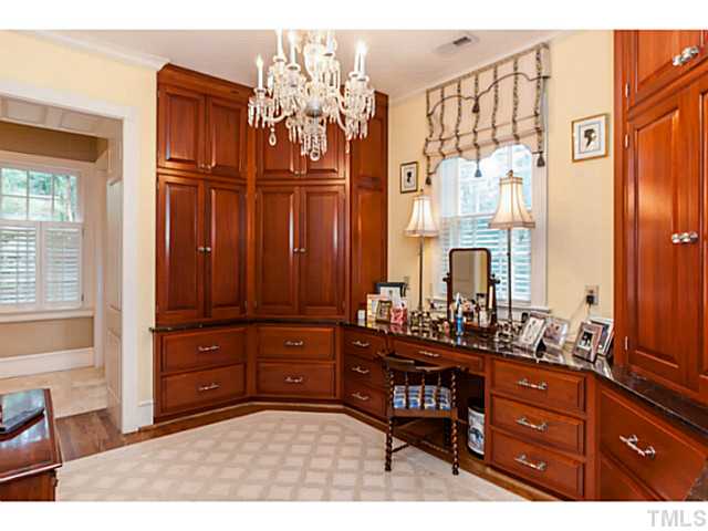 1724 Canterbury Road Raleigh, NC 27608 - Photo 11 of 25