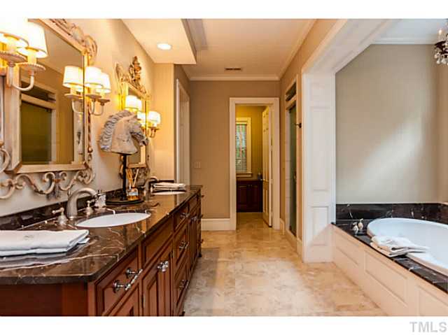 1724 Canterbury Road Raleigh, NC 27608 - Photo 12 of 25