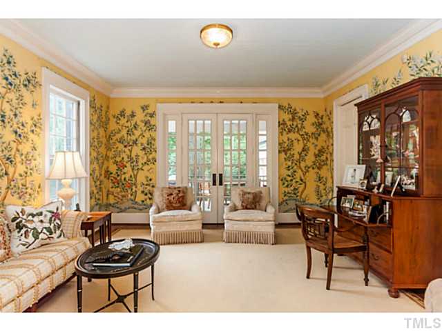 1724 Canterbury Road Raleigh, NC 27608 - Photo 3 of 25