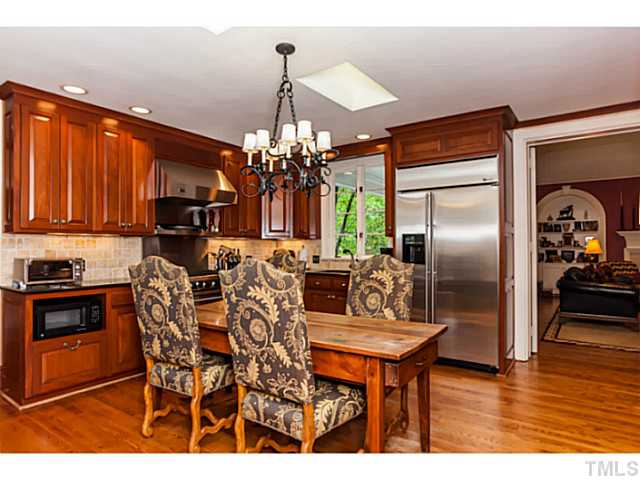 1724 Canterbury Road Raleigh, NC 27608 - Photo 7 of 25