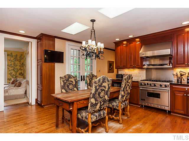 1724 Canterbury Road Raleigh, NC 27608 - Photo 8 of 25