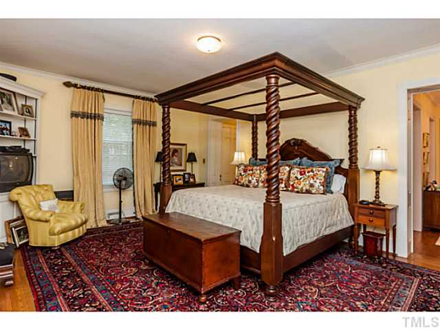 1724 Canterbury Road Raleigh, NC 27608 - Photo 10 of 25