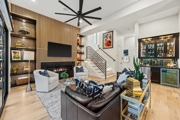 $1,175,000 | 611 North Live Oak Street, Houston, TX 77003