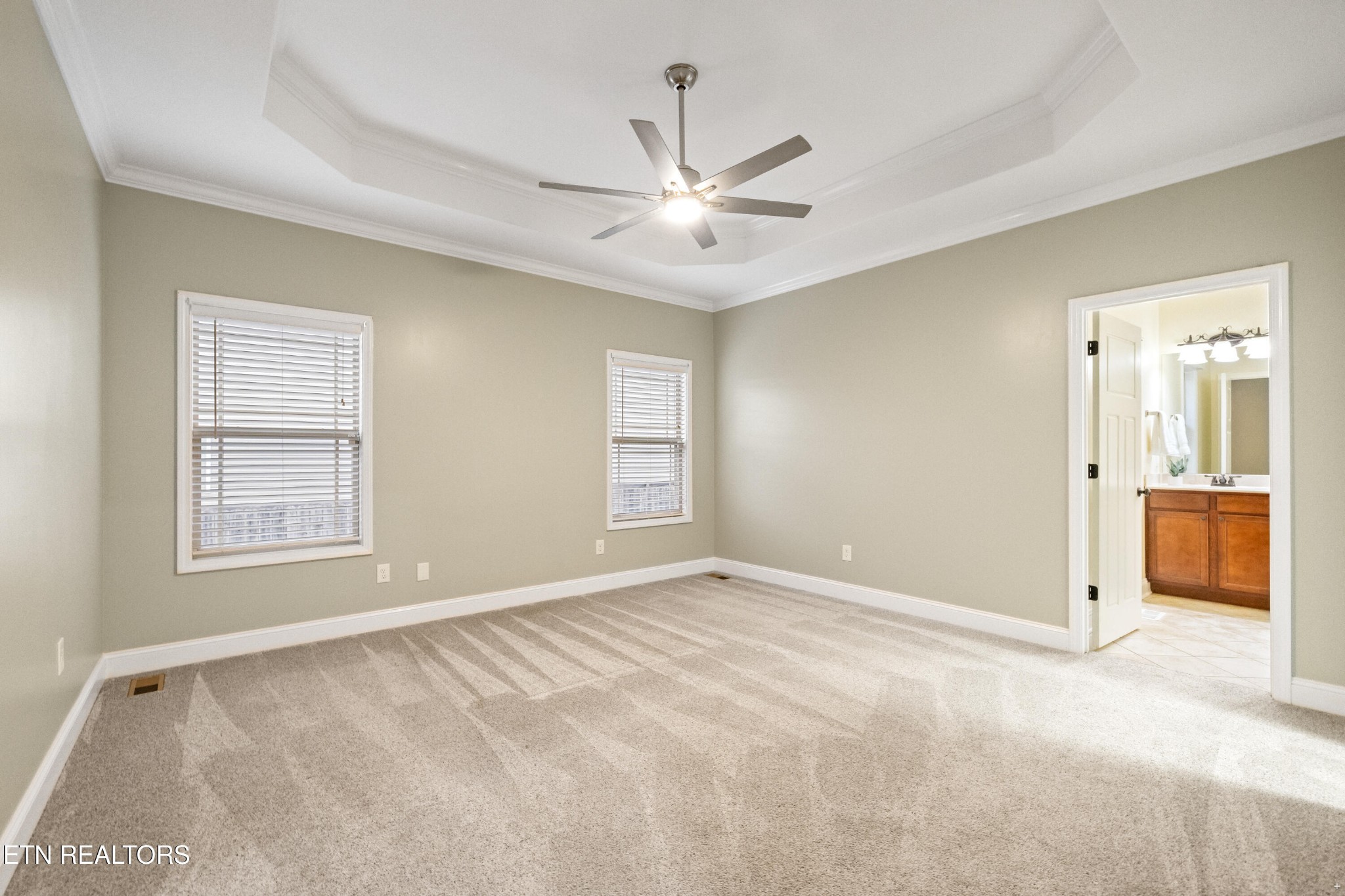 6101 Pembridge Road Knoxville, TN 37912 - Photo 13 of 29 a view of an empty room with a window
