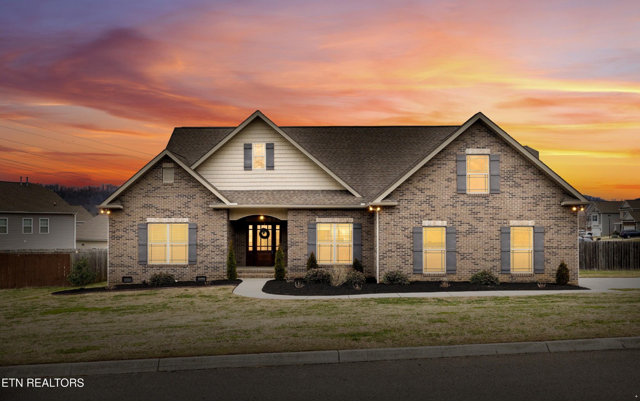 6101 Pembridge Road Knoxville, TN 37912 - Photo 2 of 29 a front view of a house with a garden