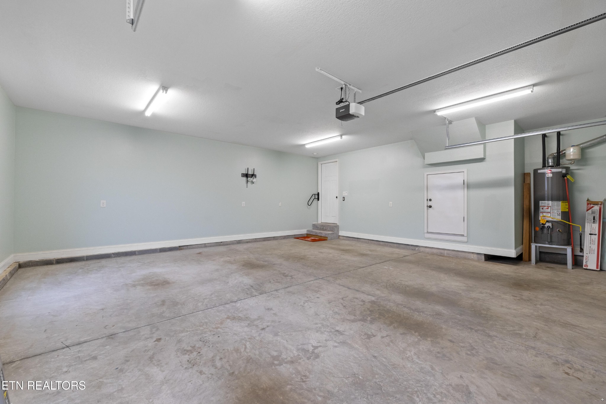 6101 Pembridge Road Knoxville, TN 37912 - Photo 27 of 29 a view of empty room