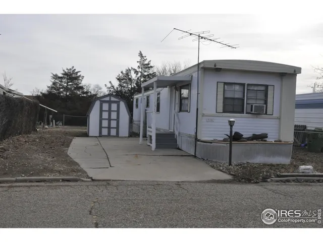 a house view with a outdoor space