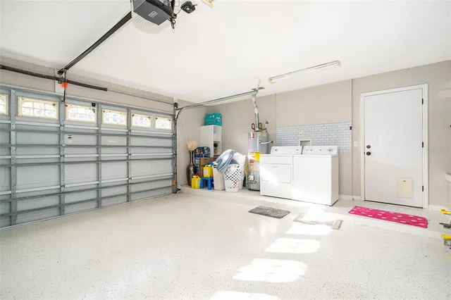 a view of yard with green space