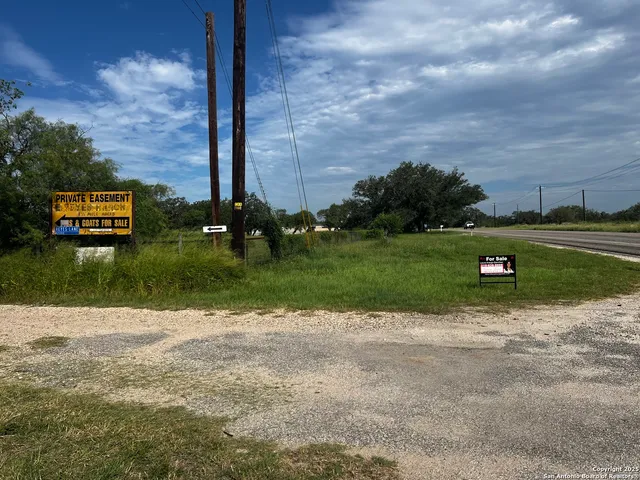 a view of a park with welcome board