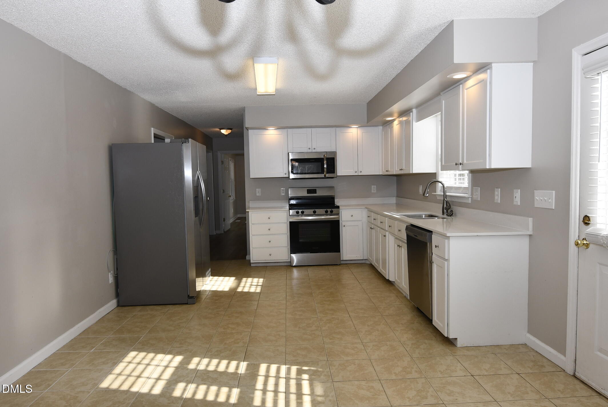 2355 Smith Road Four Oaks, NC 27524 - Photo 6 of 30 _DSC5446