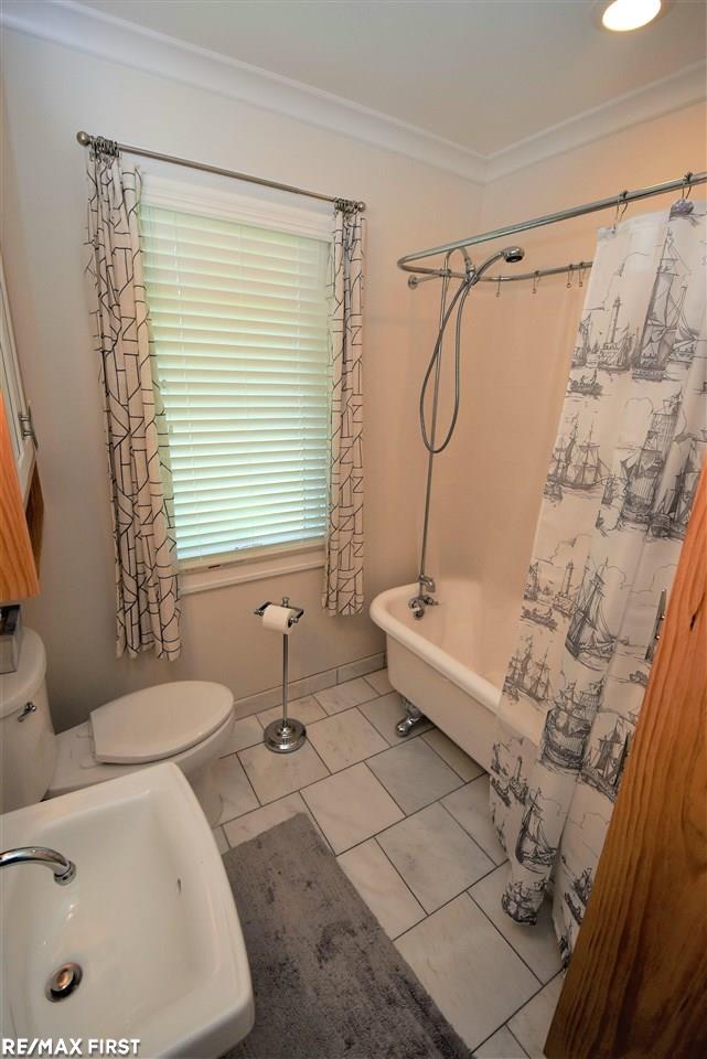 411 Pointe Tremble Road Algonac, MI 48001 - Photo 43 of 49 50047193-42.JPG