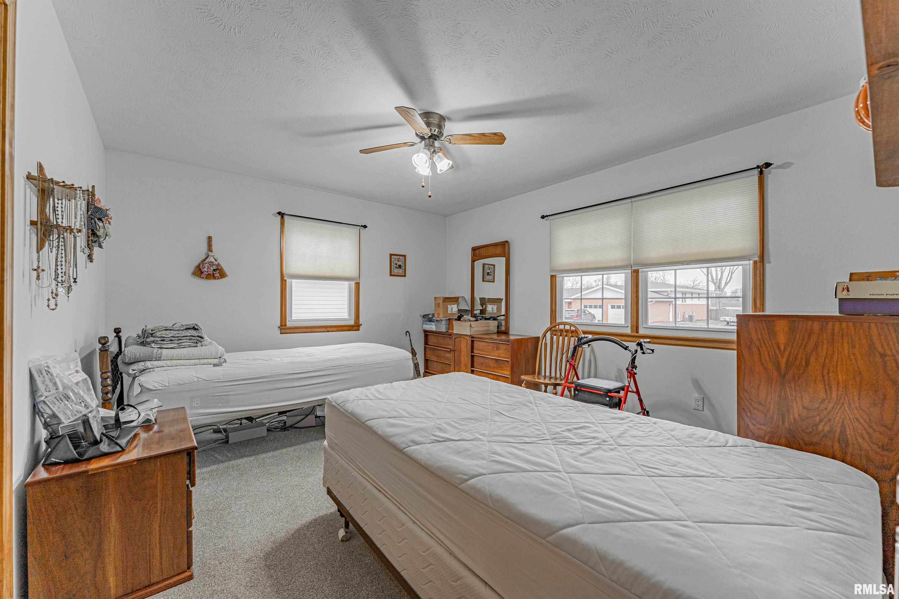 1310 Rutledge Drive Lincoln, IL 62656 - Photo 11 of 30 Gallery Image 11