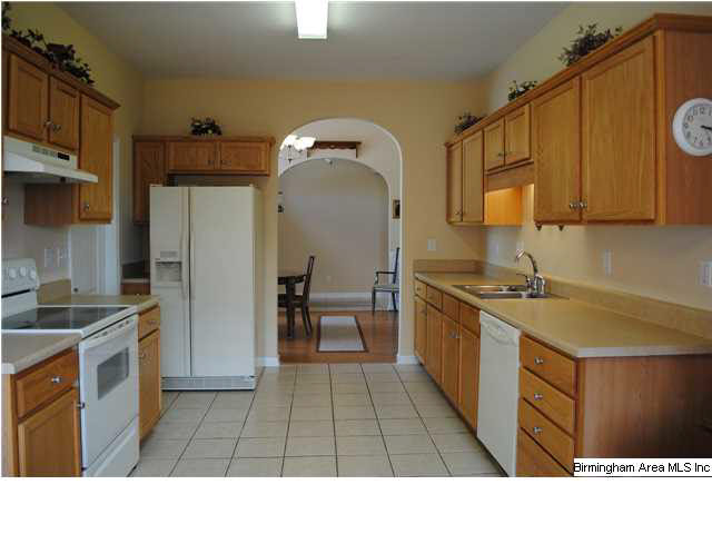 5116 Overlook Circle Bessemer, AL 35022 - Photo 7 of 31